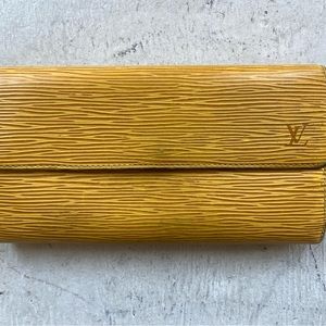 AUTHENTIC LOUIS VUITTON WALLET